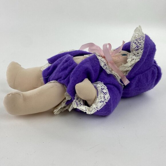 Vintage Handmade Cloth Doll Cabbage Patch Style, Crafters Label Sewn On Back - Picture 3 of 6